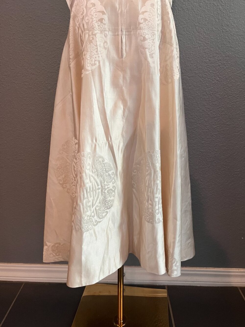 VINTAGE 50'S JOHN DOYLE BISHOP SEATTLE ASIAN INSPIRED SATIN DRESS IVORY & GOLD - Picture 9 of 15